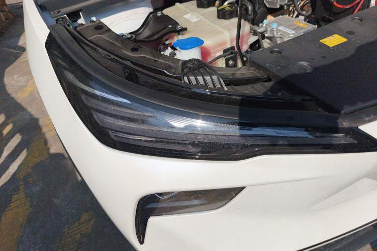 Used Bestune Yueyi 03 2025 565km Comfort Edition Right Front Headlight