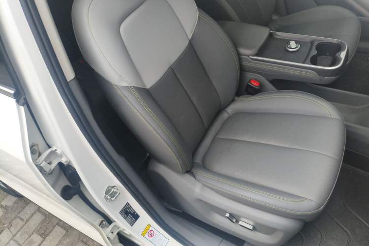 Used Bestune Yueyi 03 2025 445km Joyful Edition Right Front Seat