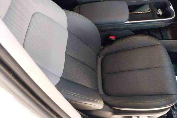 Used Bestune Yueyi 03 2025 445km Joyful Edition Right Front Seat