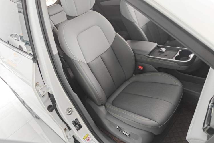 Used Bestune Yueyi 03 2025 565km Premium Edition Right Front Seat