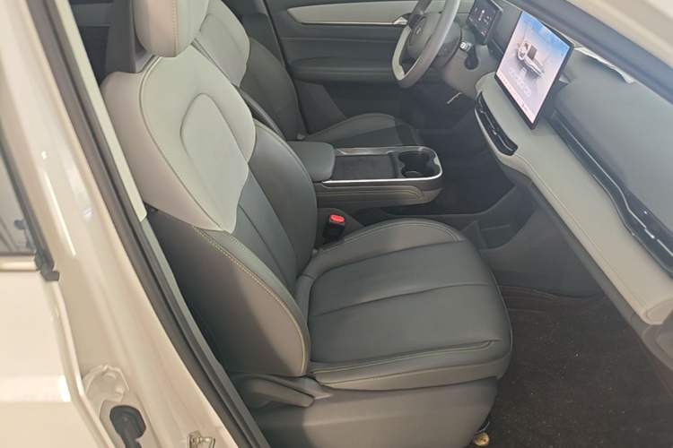 Used Bestune Yueyi 03 2025 565km Enjoy Edition Right Front Seat