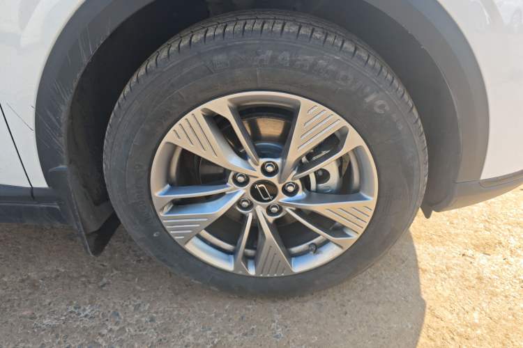 Used Bestune Yueyi 03 2025 445km Joyful Edition Right Front Wheel Hub