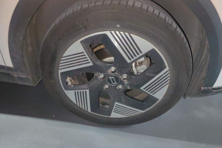 Used Bestune Yueyi 03 2025 565km Premium Edition Right Front Wheel Hub