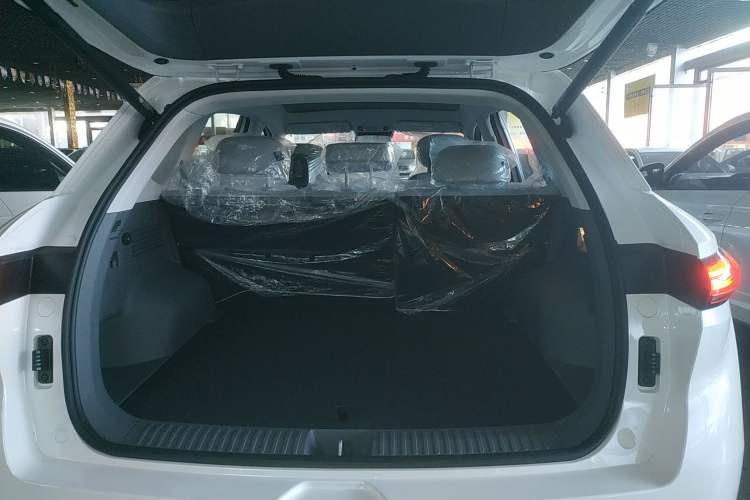 Used Bestune Yueyi 03 2025 565km Premium Edition Trunk