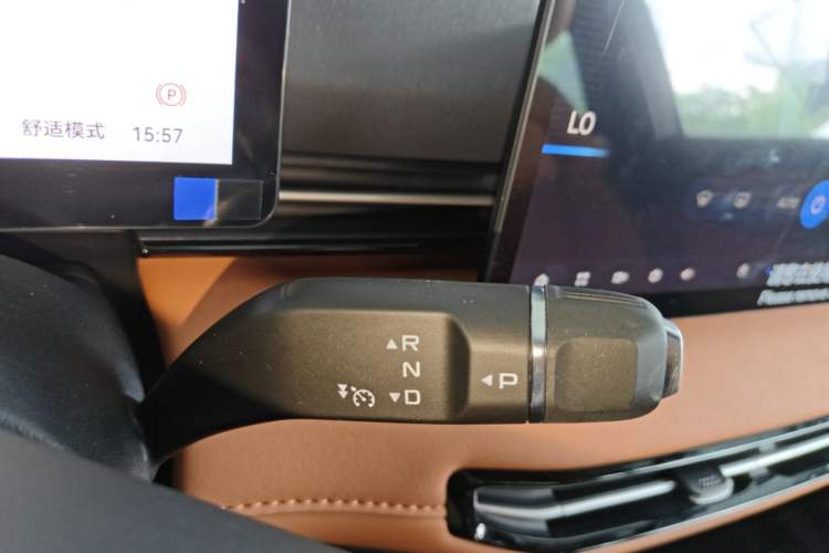 Used Bestune Yueyi 03 2026 Model 565km Enjoyment Edition Gear Lever