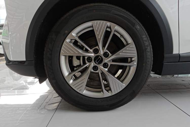 Used Bestune Yueyi 03 2026 Model 565km Enjoyment Edition Left Front Wheel Hub