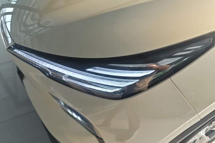 Used Bestune Yueyi 03 2026 Model 565km Enjoyment Edition Left Front Headlight