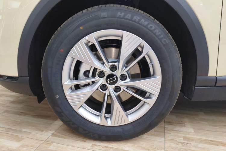 Used Bestune Yueyi 03 2026 Model 565km Enjoyment Edition Left Front Wheel Hub