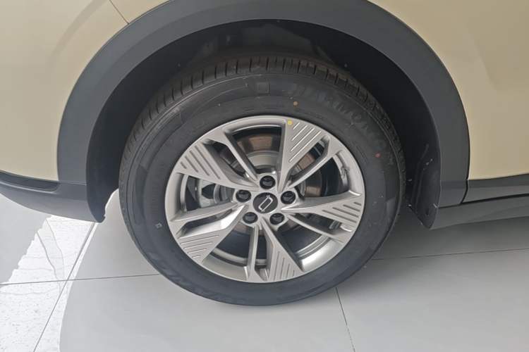 Used Bestune Yueyi 03 2026 Model 565km Enjoyment Edition Right Rear Wheel Hub