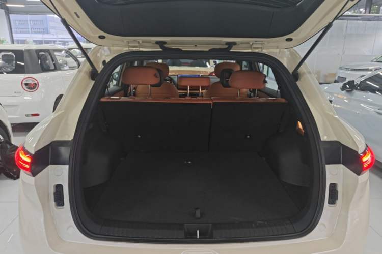Used Bestune Yueyi 03 2026 Model 565km Enjoyment Edition Trunk