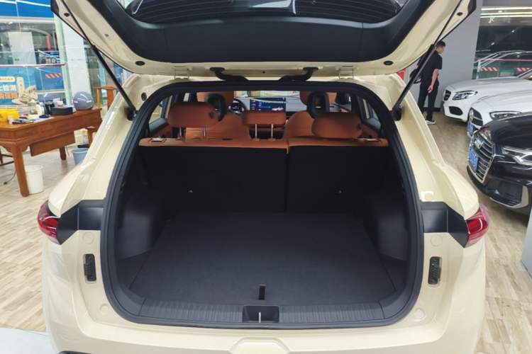 Used Bestune Yueyi 03 2026 Model 565km Enjoyment Edition Trunk