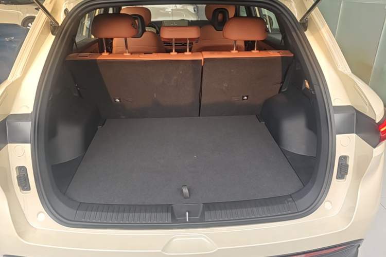 Used Bestune Yueyi 03 2026 Model 565km Enjoyment Edition Trunk