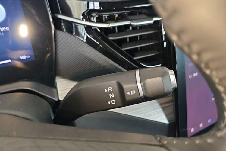 Used Bestune Yueyi 07 2025 150km Quality Selection Edition Gear Lever