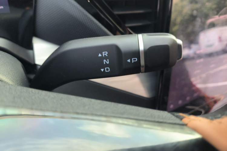 Used Bestune Yueyi 07 2025 210km Leisure Edition Gear Lever