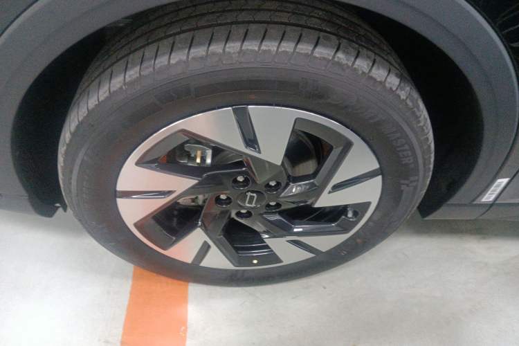 Used Bestune Yueyi 07 2025 210km Joyful Edition Left Front Wheel Hub
