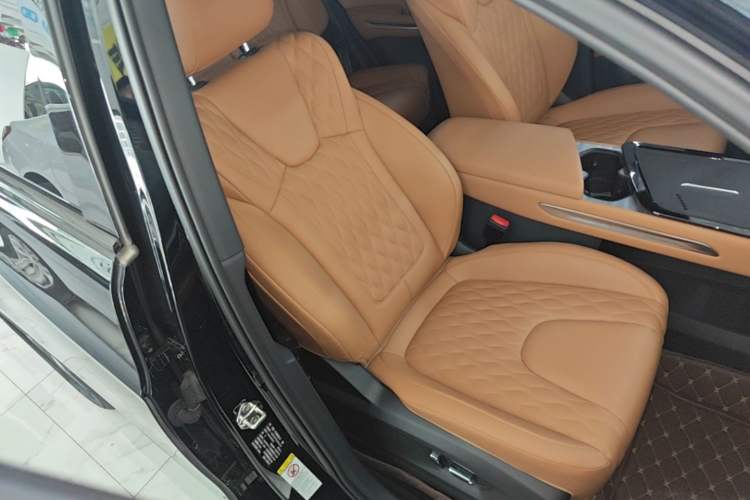 Used Bestune Yueyi 07 2025 210km Leisure Edition Right Front Seat