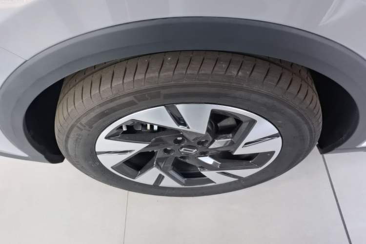 Used Bestune Yueyi 07 2025 210km Joyful Edition Left Front Wheel Hub