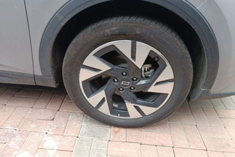 Used Bestune Yueyi 07 2025 210km Leisure Edition Right Front Wheel Hub