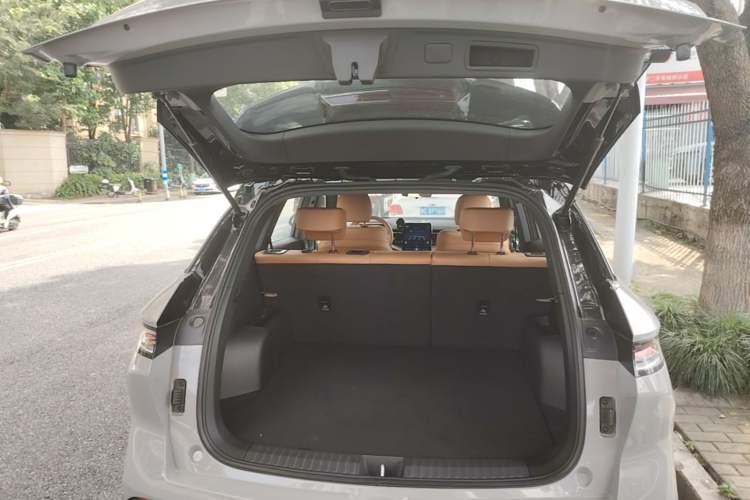 Used Bestune Yueyi 07 2025 210km Joyful Edition Trunk