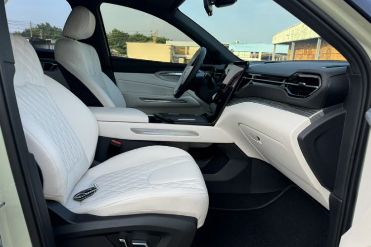 Used Bestune Yueyi 07 2025 210km Leisure Edition Interior 1