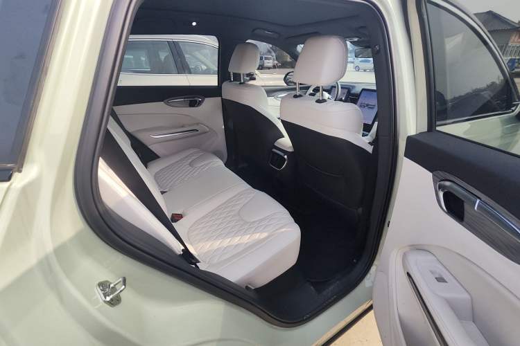 Used Bestune Yueyi 07 2025 150km Heartfelt Edition Interior 8