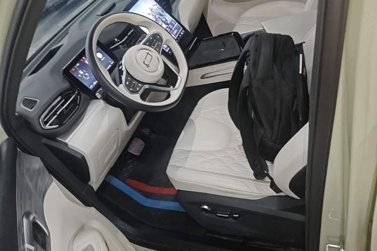 Used Bestune Yueyi 07 2025 210km Leisure Edition Left Front Seat