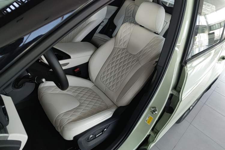 Used Bestune Yueyi 07 2025 210km Leisure Edition Left Front Seat