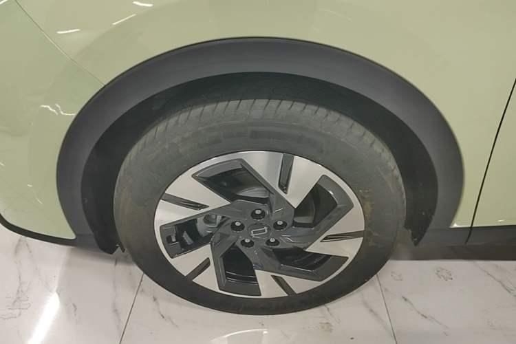Used Bestune Yueyi 07 2025 210km Leisure Edition Left Front Wheel Hub
