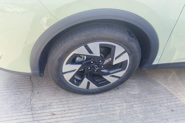Used Bestune Yueyi 07 2025 210km Leisure Edition Left Front Wheel Hub
