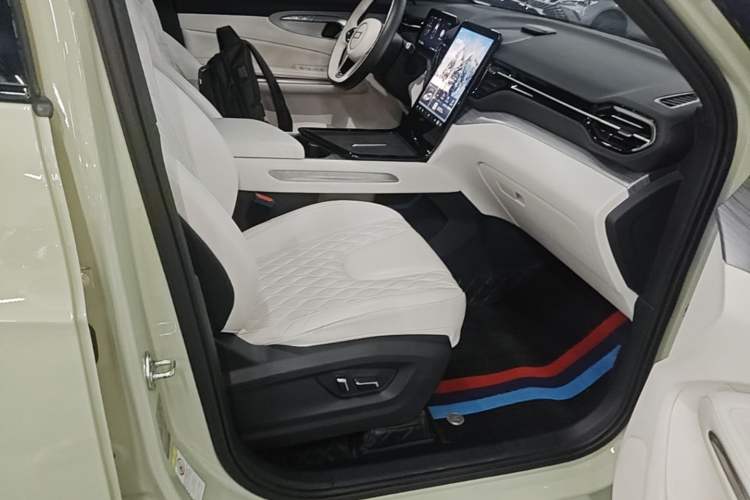 Used Bestune Yueyi 07 2025 210km Leisure Edition Right Front Seat