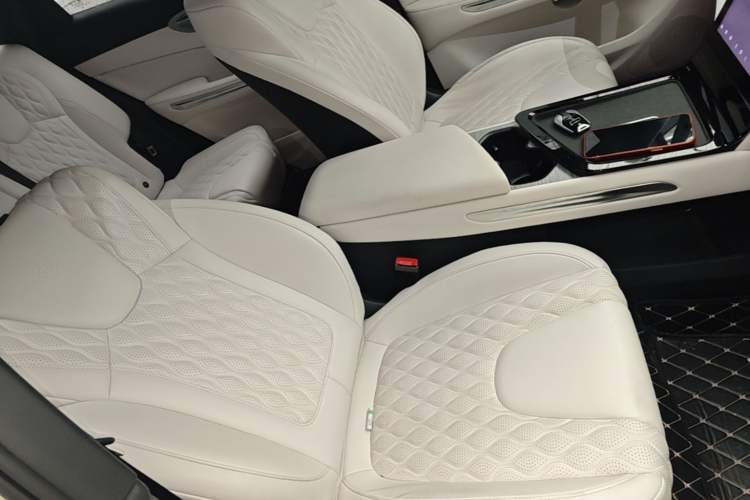 Used Bestune Yueyi 07 2025 210km Leisure Edition Right Front Seat