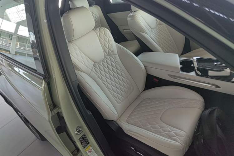 Used Bestune Yueyi 07 2025 210km Leisure Edition Right Front Seat