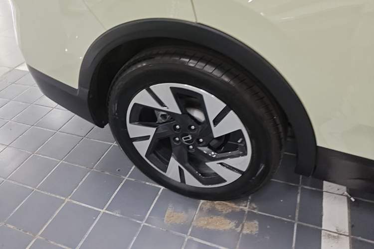 Used Bestune Yueyi 07 2025 210km Leisure Edition Right Rear Wheel Hub