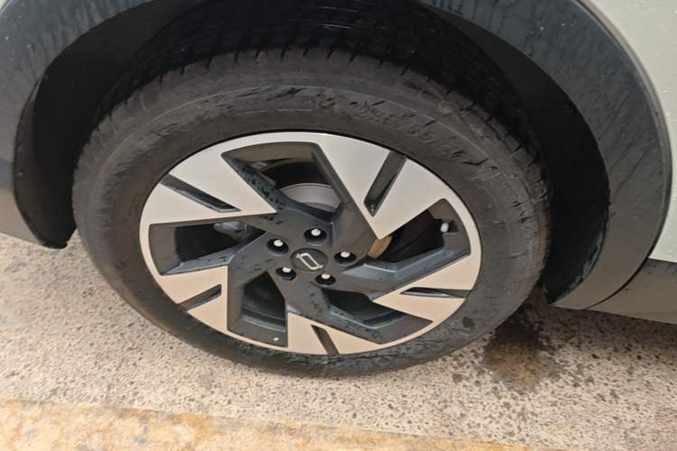 Used Bestune Yueyi 07 2025 210km Leisure Edition Right Rear Wheel Hub