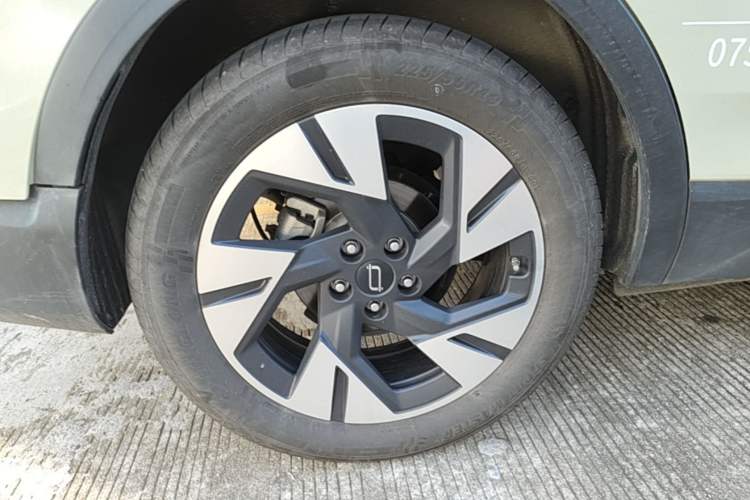 Used Bestune Yueyi 07 2025 210km Leisure Edition Right Rear Wheel Hub