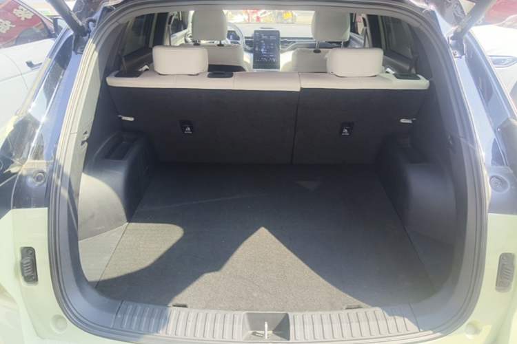 Used Bestune Yueyi 07 2025 210km Leisure Edition Trunk