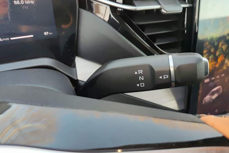 Used Bestune Yueyi 07 2025 210km Joyful Edition Gear Lever