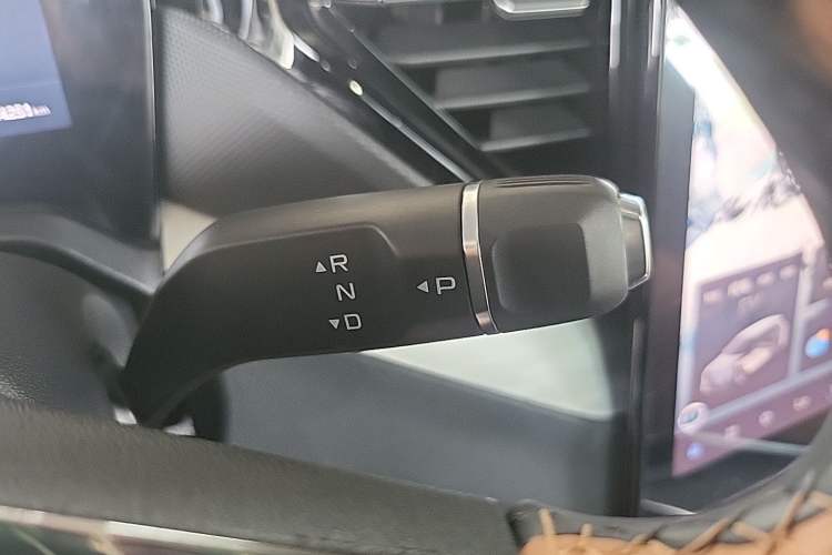 Used Bestune Yueyi 07 2025 210km Leisure Edition Gear Lever