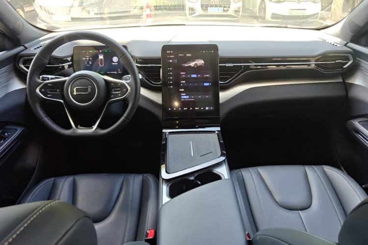 Used Bestune Yueyi 07 2025 150km Heartfelt Edition Center Console