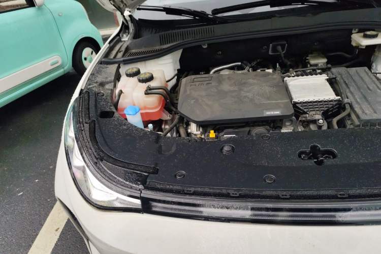 Used Bestune Yueyi 07 2025 210km Leisure Edition Engine Bay Right