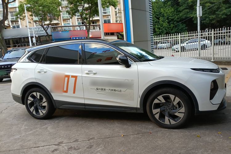 Used Bestune Yueyi 07 2025 210km Joyful Edition Exterior 1