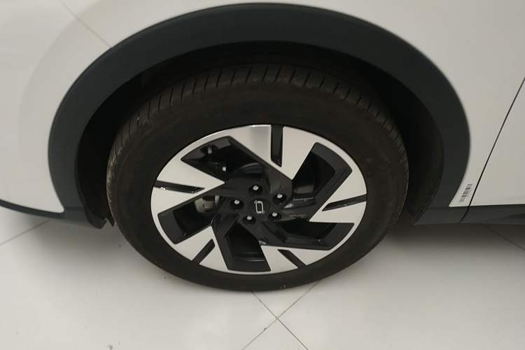 Used Bestune Yueyi 07 2025 210km Joyful Edition Exterior 4