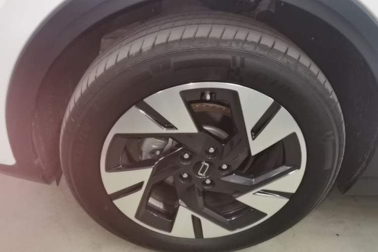 Used Bestune Yueyi 07 2025 210km Leisure Edition Exterior 4