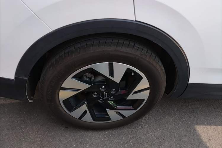 Used Bestune Yueyi 07 2025 210km Leisure Edition Exterior 5
