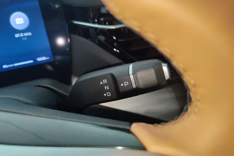 Used Bestune Yueyi 07 2025 210km Leisure Edition Gear Lever