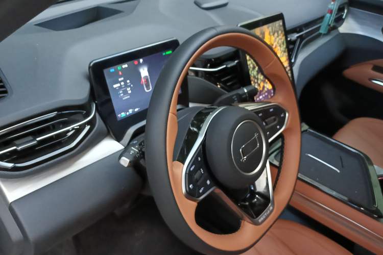 Used Bestune Yueyi 07 2025 210km Joyful Edition Interior 1