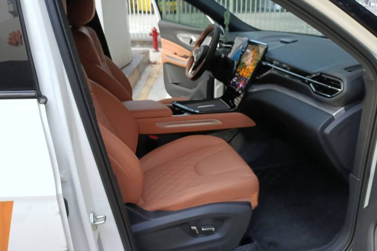 Used Bestune Yueyi 07 2025 210km Joyful Edition Interior 8