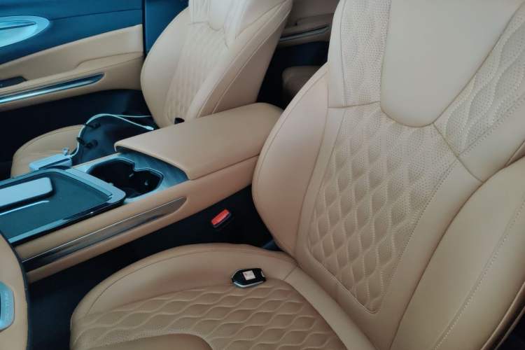 Used Bestune Yueyi 07 2025 210km Leisure Edition Left Front Seat
