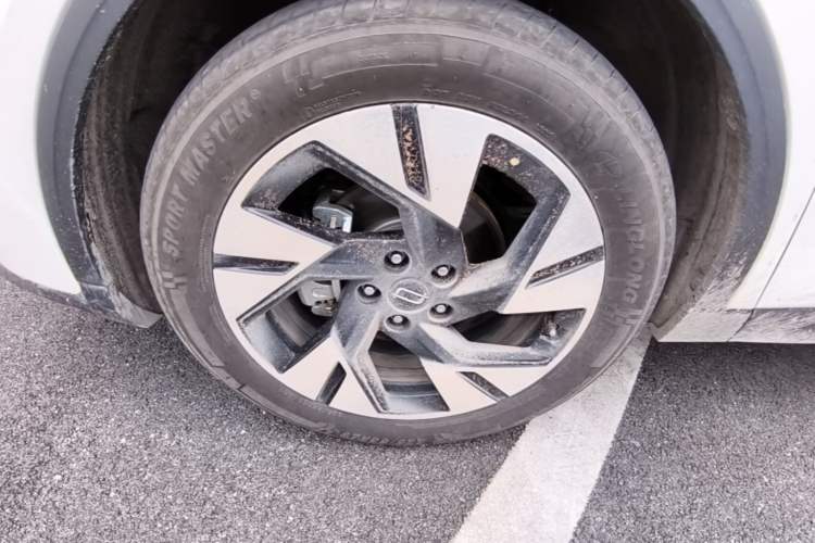 Used Bestune Yueyi 07 2025 210km Joyful Edition Left Front Wheel Hub