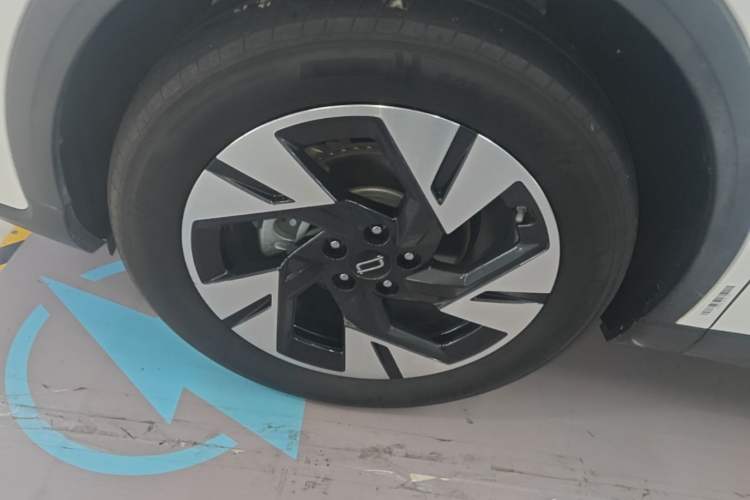 Used Bestune Yueyi 07 2025 210km Leisure Edition Left Front Wheel Hub